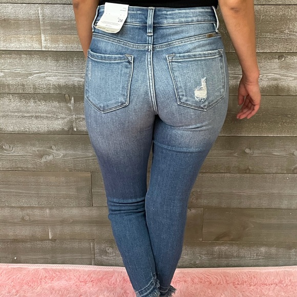 BRAND NEW kancan high rise distressed skinny jean - Picture 7 of 16